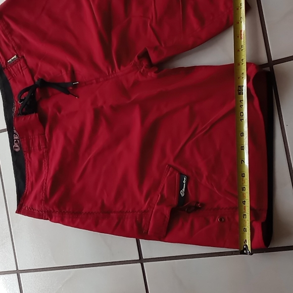 Ocean Core BNWOT Men's Red w Black Board Shorts SZ 36 - Picture 4 of 15